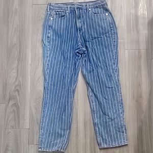 Jeans American Eagle Womens Size 14 Regular. Leg length 26.